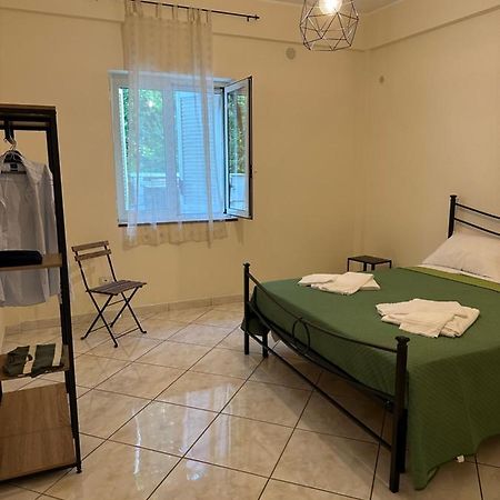 In Famiglia Apartment And Rooms For Pompei, Amalfi, Sorrento And Salerno Sant'Egidio del Monte Albino ภายนอก รูปภาพ
