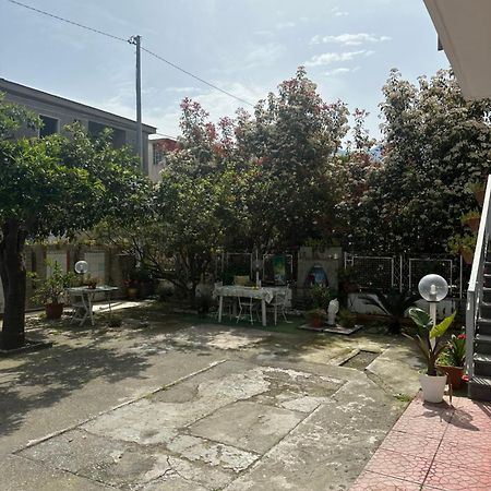 In Famiglia Apartment And Rooms For Pompei, Amalfi, Sorrento And Salerno Sant'Egidio del Monte Albino ภายนอก รูปภาพ