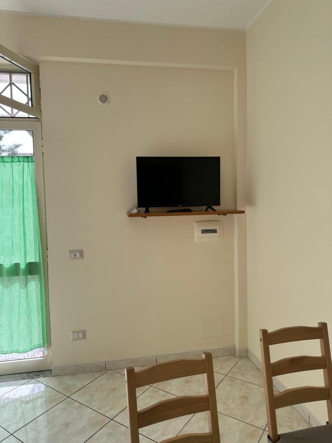 In Famiglia Apartment And Rooms For Pompei, Amalfi, Sorrento And Salerno Sant'Egidio del Monte Albino ภายนอก รูปภาพ