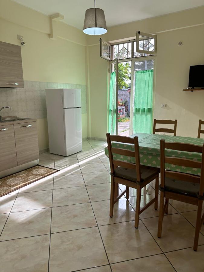 In Famiglia Apartment And Rooms For Pompei, Amalfi, Sorrento And Salerno Sant'Egidio del Monte Albino ภายนอก รูปภาพ