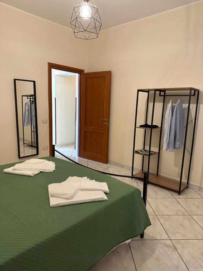 In Famiglia Apartment And Rooms For Pompei, Amalfi, Sorrento And Salerno Sant'Egidio del Monte Albino ภายนอก รูปภาพ