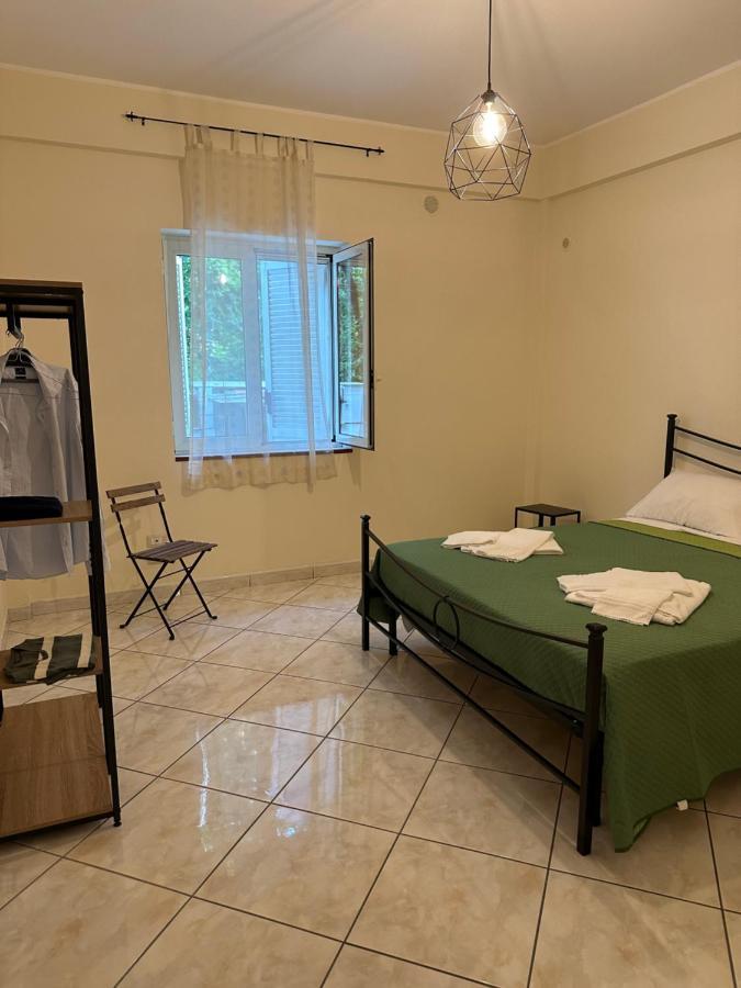 In Famiglia Apartment And Rooms For Pompei, Amalfi, Sorrento And Salerno Sant'Egidio del Monte Albino ภายนอก รูปภาพ