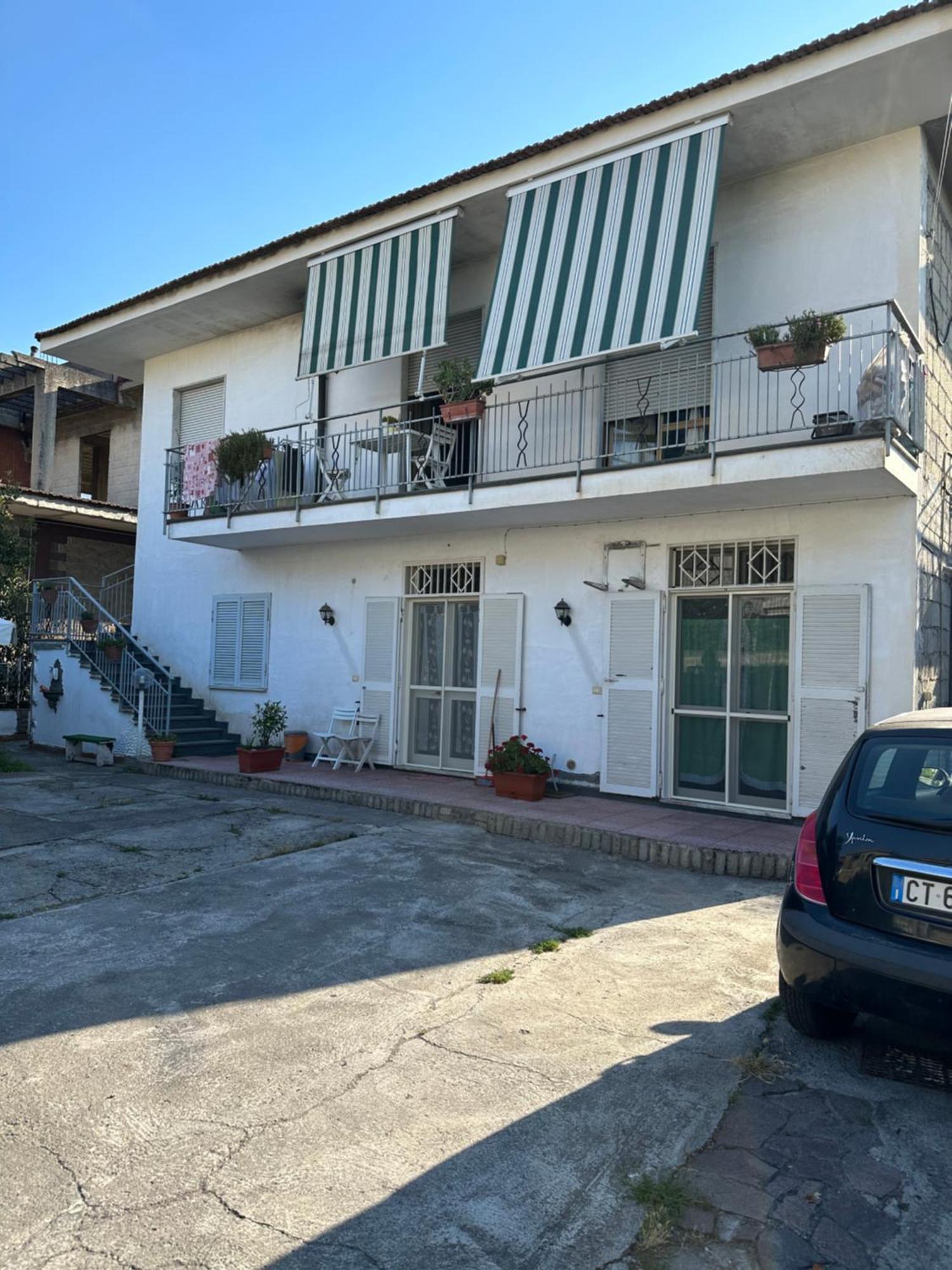 In Famiglia Apartment And Rooms For Pompei, Amalfi, Sorrento And Salerno Sant'Egidio del Monte Albino ภายนอก รูปภาพ